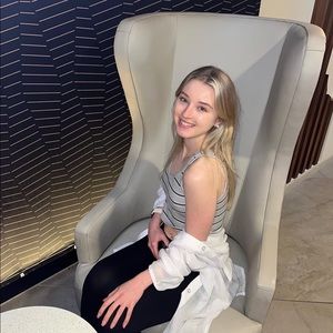 Meet your Posher, Danielle